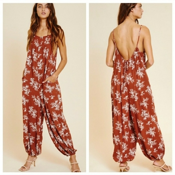 Harem floral jumpsuit overalls *price is firm* - Picture 3 of 4